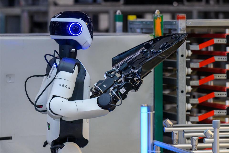 BMW testet humanoide Roboter in Leipzig erstmals in Europa unter realen Produktionsbedingungen.Hendrik Schmidt/dpa