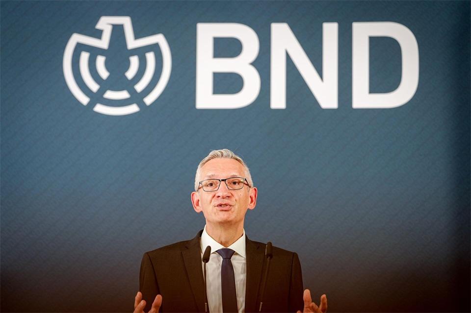 BND-Präsident Jäger sagt, die deutsche Öffentlichkeit müsse verstehen, „dass scheinbar zusammenhanglose hybride Aktivitäten strategisch miteinander verbundene feindselige Handlungen sind“. (Archivfoto)Kay Nietfeld/dpa