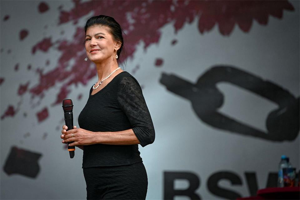 BSW-Gründerin Sahra Wagenknecht schließt eine Zusammenarbeit mit der AfD nicht aus, lässt Details aber offen. (Archivbild)Heiko Rebsch/dpa