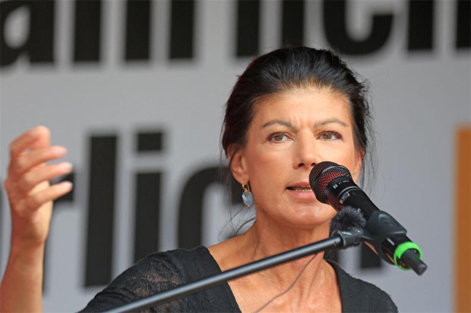 BSW-Gründerin Wagenknecht wirft Bundeskanzler Merz vor, die Lage mit Russland zu eskalieren. (Archivbild)Matthias Bein/dpa