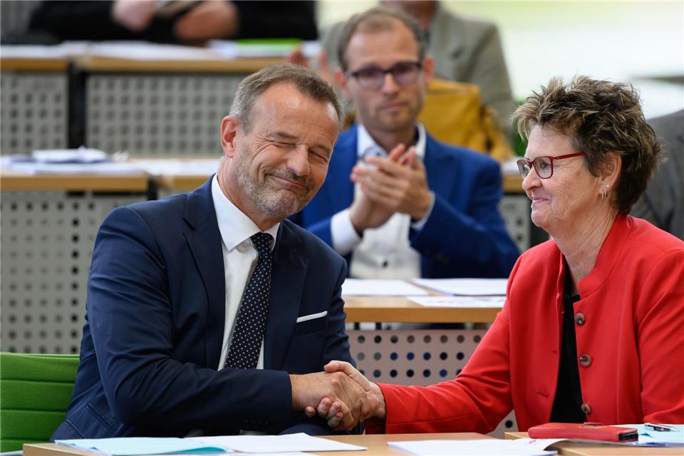 Sachsen hat neuen Landtag - Alexander Dierks ist Präsident  BSW-Kandidat Jörg Scheibe wird erst im zweiten Wahlgang zum Vizepräsidenten des Landtages gewählt. Robert Michael/dpa