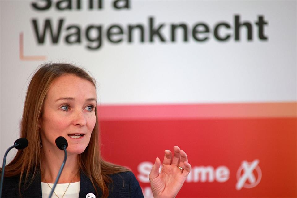 BSW-Spitzenkandidatin Claudia Wittig: „Die Energiekonzerne haben der Bevölkerung zu dienen – nicht umgekehrt!“ (Archivbild)Matthias Bein/dpa