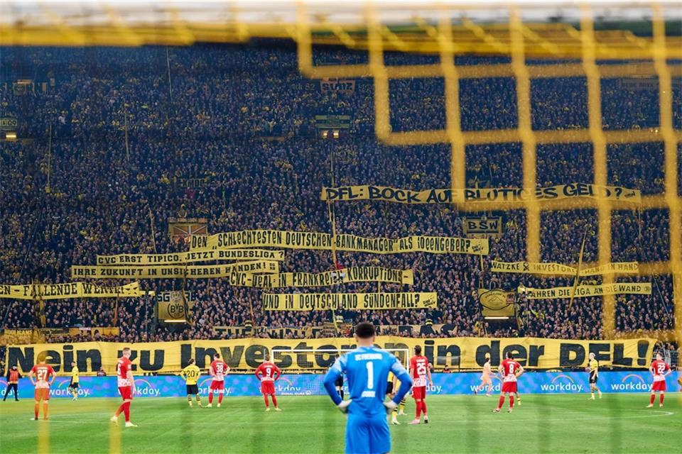 BVB-Fans zeigten unter anderem ein Transparent mit der Aufschrift „Nein zu Investoren in der DFL!“