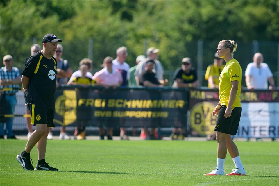 BVB-Trainer Markus Högner und Alexandra Popp. Bernd Thissen/dpa
