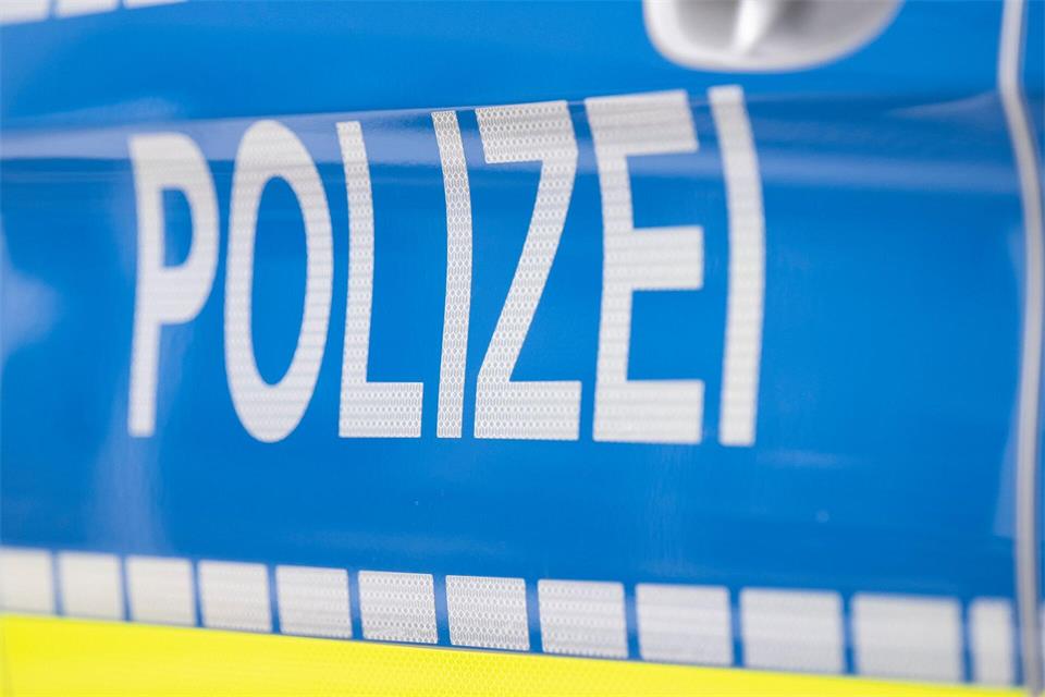 Badegäste haben eine 74 Jahre alte Urlauberin tot aus der Nordsee geborgen. (Symbolbild)Boris Roessler/dpa