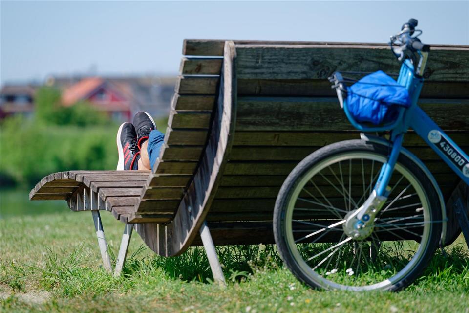 Baden-Württemberg blickt einem frühsommerlichen Wochenende entgegen. (Archivbild)Uwe Anspach/dpa