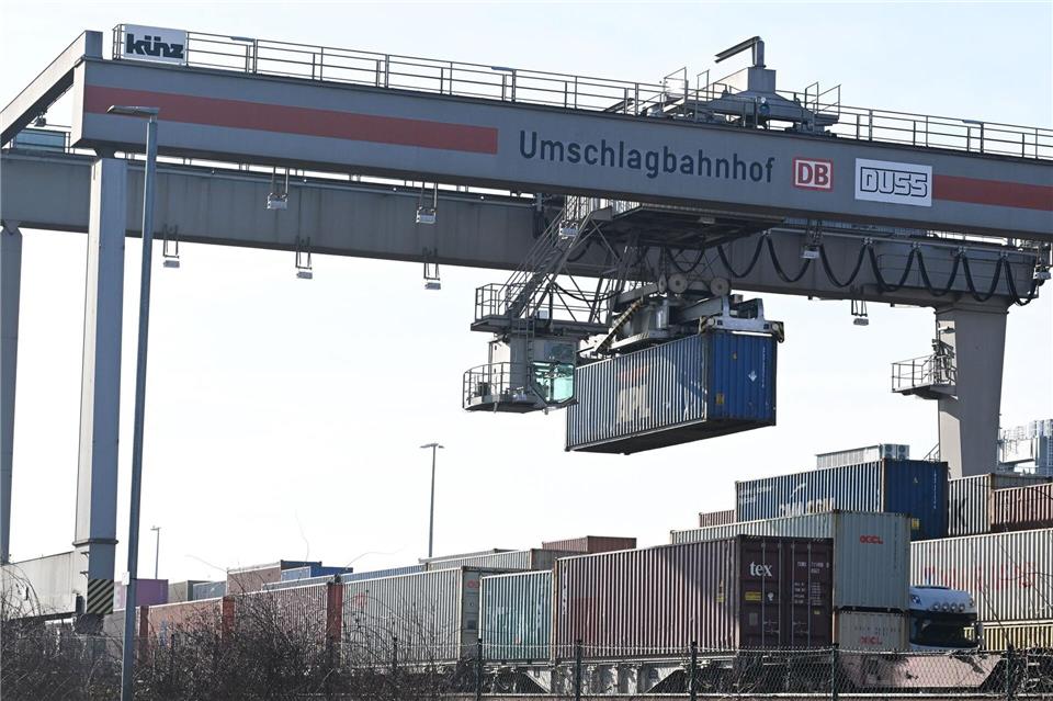 Baden-Württemberg steigert die Exporte. (Symbolbild)Bernd Weißbrod/dpa