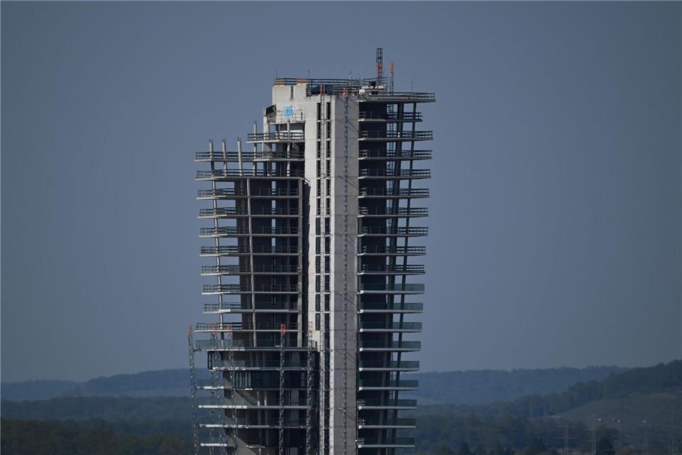 Baden-Württembergs geplantes höchstes Wohngebäude wartet auf die Fertigstellung. (Foto-Produktion)Marijan Murat/dpa