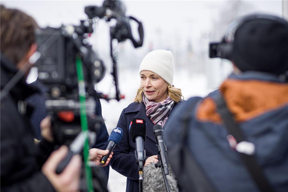 Bahnchefin Evelyn Palla gab am Wochenende ein Lagebild ab. (Archivbild)Moritz Frankenberg/dpa