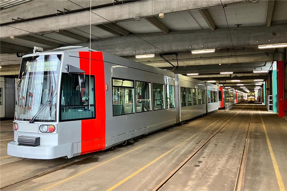 Bahnen stehen in einem Depot der Rheinbahn in Düsseldorf.Volker Danisch/dpa