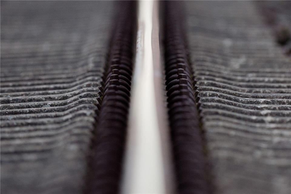 Bahnreisende müssen sich gedulden - die Strecke Bad Reichenhall-Berchtesgaden bleibt vorerst dicht. (Symbolbild)picture alliance / dpa