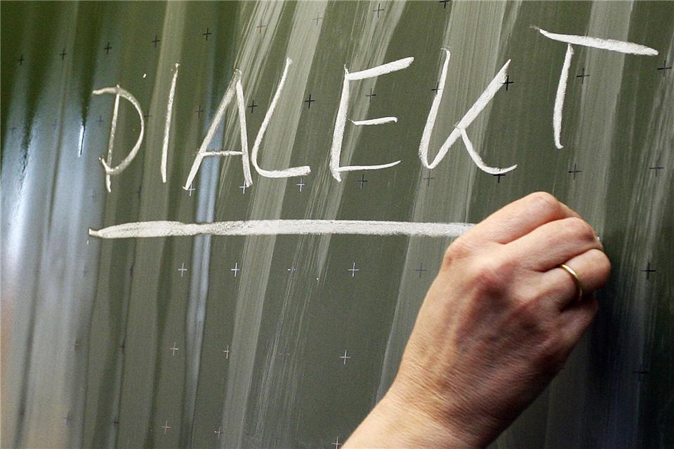 Bairisch, Fränkisch und Alemannisch-Schwäbisch - die drei Dialekte sollen besser geschützt werden. (Illustration)Daniel Karmann/dpa