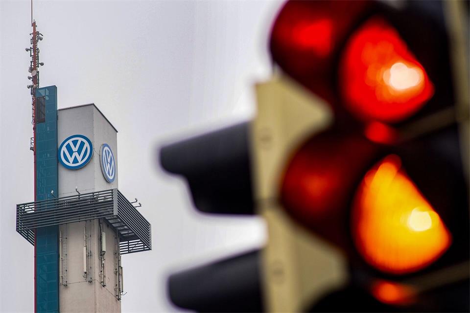 Bald grünes Licht in Osnabrück? Das VW-Werk soll zu einem Kompetenzzentrum für Sicherheits- und Verteidigungslösungen weiterentwickelt werden. (Archivbild)Hauke-Christian Dittrich/dpa