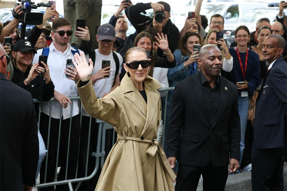 Bald wieder auf der Bühne: Céline Dion. (Archivbild)Thomas Samson/AFP/dpa