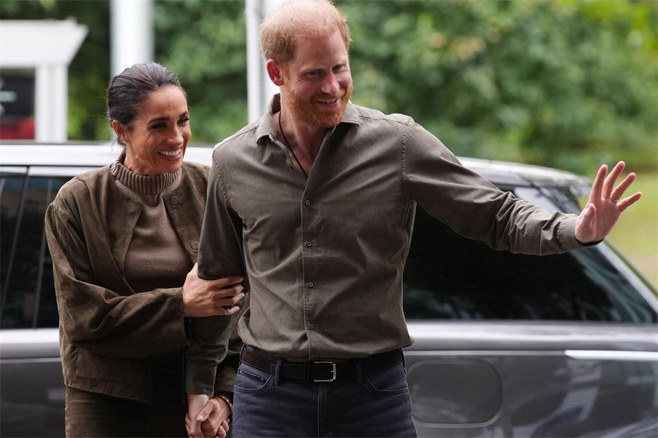 Bald wieder in Großbritannien: Harry und Meghan. (Archivbild)Jonathan Brady/PA Wire/dpa