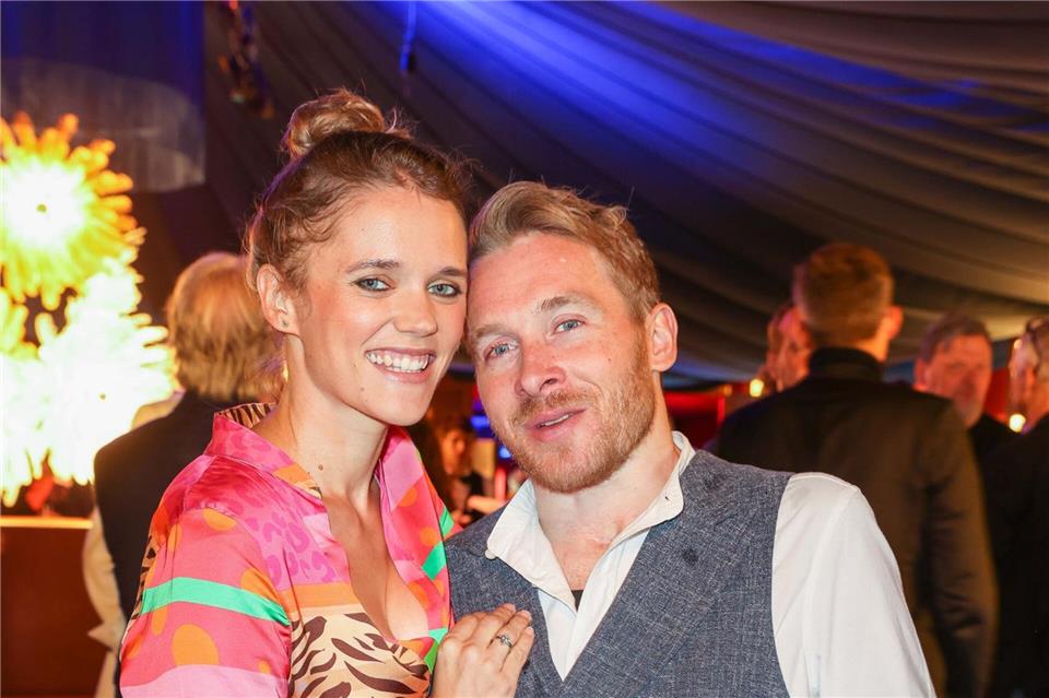 „Bald zu dritt“: Das Ehepaar Koch bestätigt die Baby-News. (Archivbild) Gerald Matzka/dpa