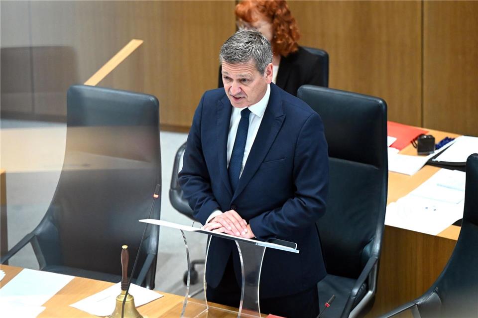 Baldauf appellierte in seiner Rede als Alterspräsident an das Verantwortungsgefühl der Abgeordneten.Jennifer Brückner/dpa