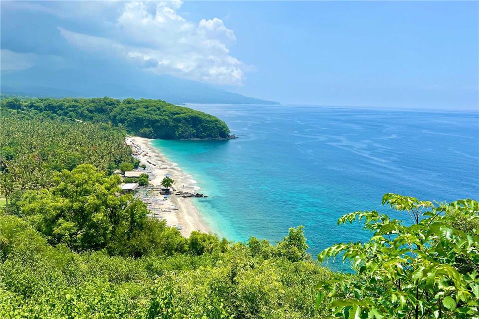 Bali begeistert Menschen aus aller Welt mit weißen Stränden. (Archivbild)Carola Frentzen/dpa