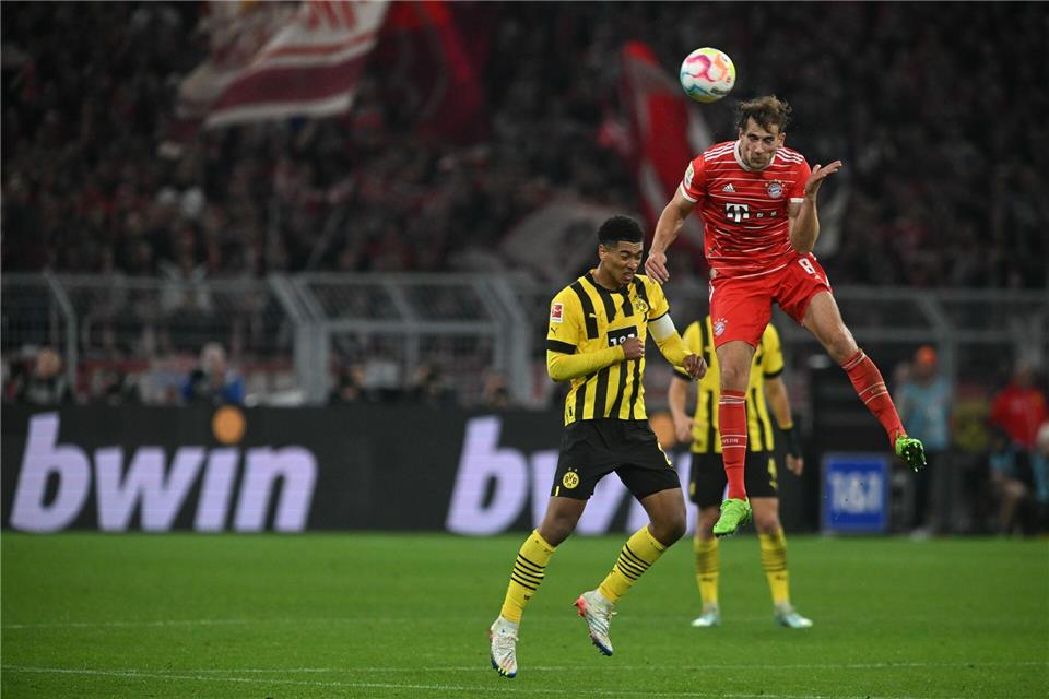 Bandenwerbung im Bundesliga-Spiel zwischen Borussia Dortmund und Bayern München. (Archivbild)Bernd Thissen/dpa