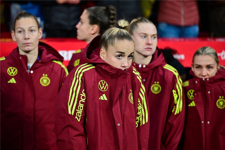 Banger Blick: Kapitänin Giulia Gwinn hofft nach dem verlorenen Nations-League-Finale auf eine Heim-EM 2029.Sebastian Christoph Gollnow/dpa