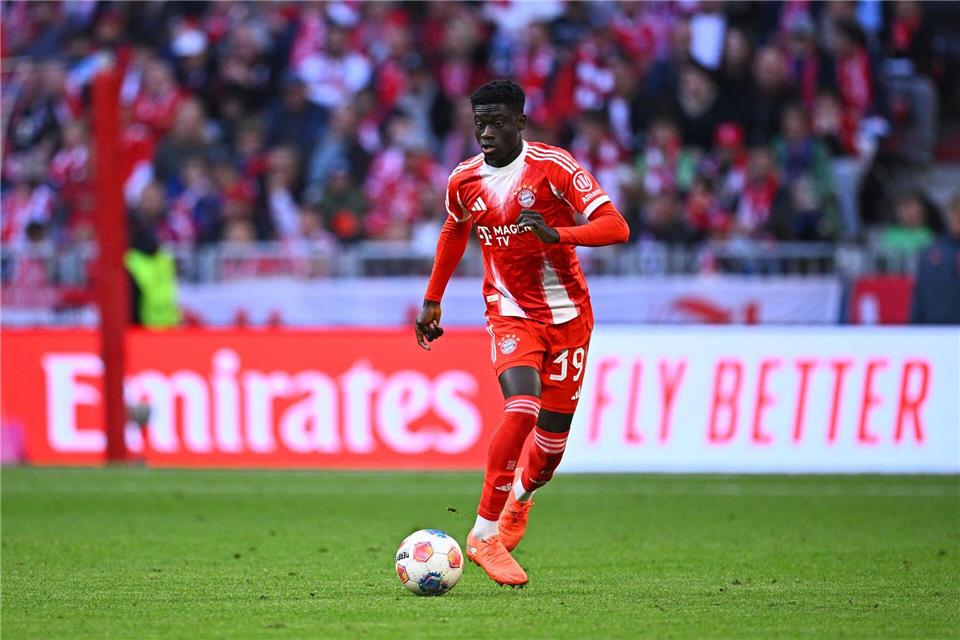 Bara Sapoko Ndiaye wurde vom FC Bayern fest verpflichtet. (Archivbild)Tom Weller/dpa