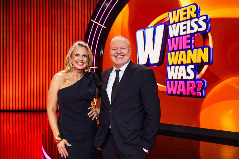 Barbara Schöneberger und Stefan Raab stehen jetzt für RTL erstmals als Moderationsduo vor der Kamera für die Show „Wer weiß wie wann was war? – Die Show der Generationen“. Ausgabe eins wird am Samstagabend ausgestrahlt.Willi Weber/RTL / Raab Entertainment/dpa