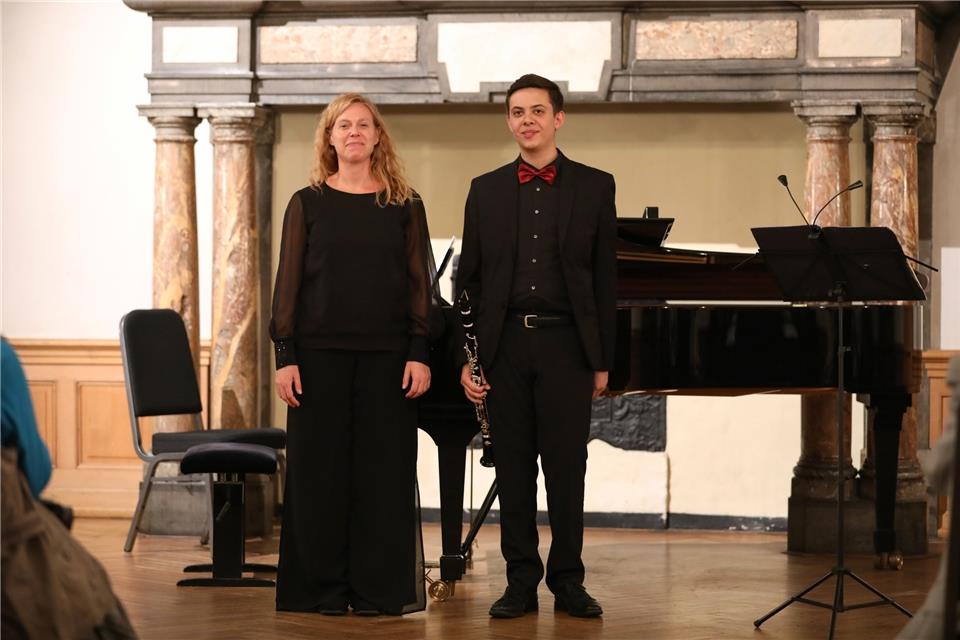 Barbara Squinzani und Armin-Thomas Khihel haben am Sonntag im Rittersaal ein außergewöhnliches Konzert gegeben.