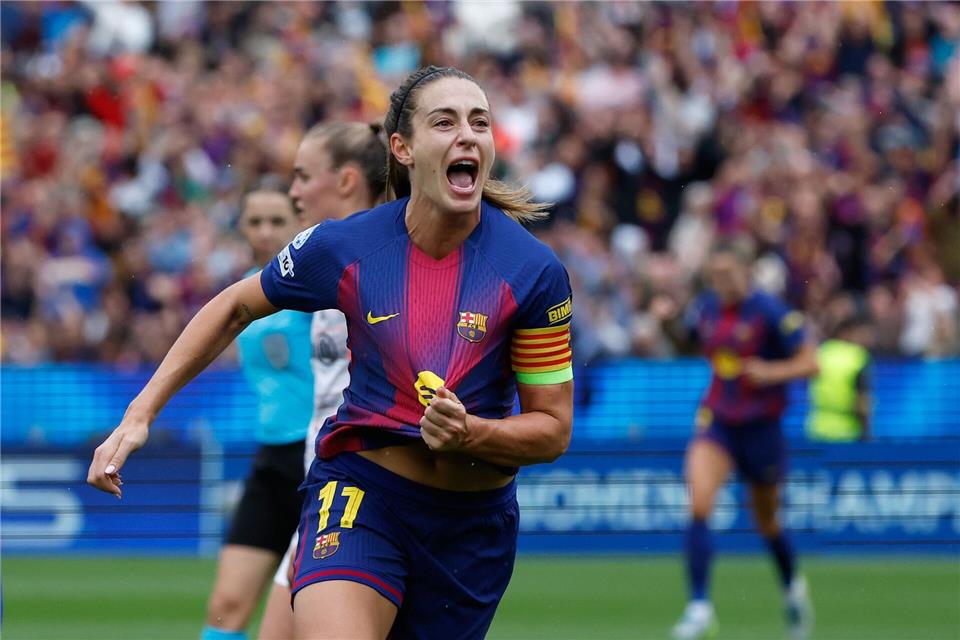 Barcelonas Vereinsikone Alexia Putellas: ab nach England. (Archivbild)Joan Monfort/AP/dpa