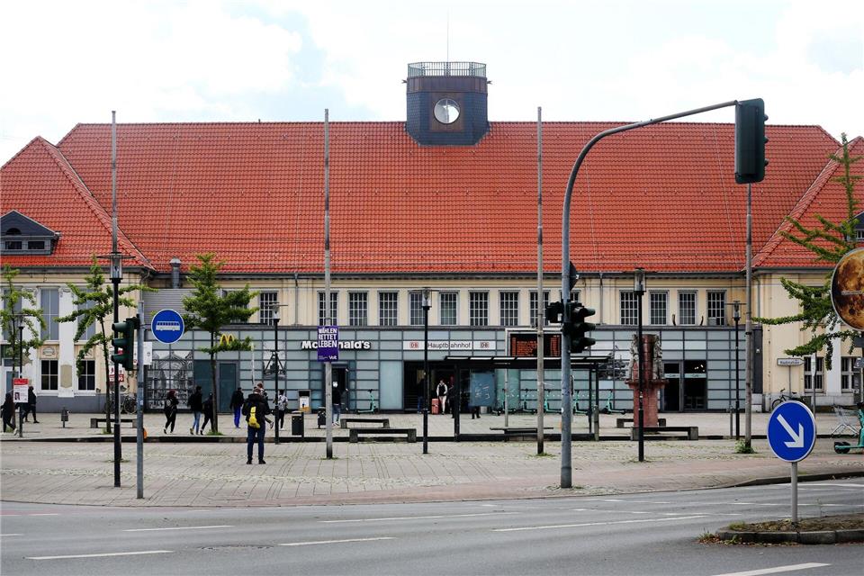 Bauarbeiten am Gleis 6 am Bahnhof von Wanne-Eickel in Herne haben in den kommenden Tagen enorme Auswirkungen. (Archivbild) Roland Weihrauch/dpa