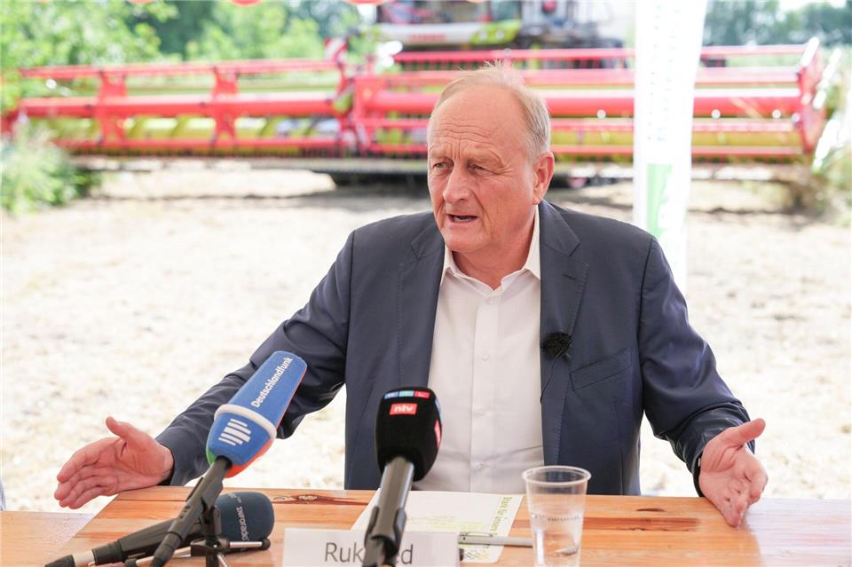Bauernpräsident Joachim Rukwied hält Minijobber in der Landwirtschaft für unersetzbar.Sven Kaeuler/dpa