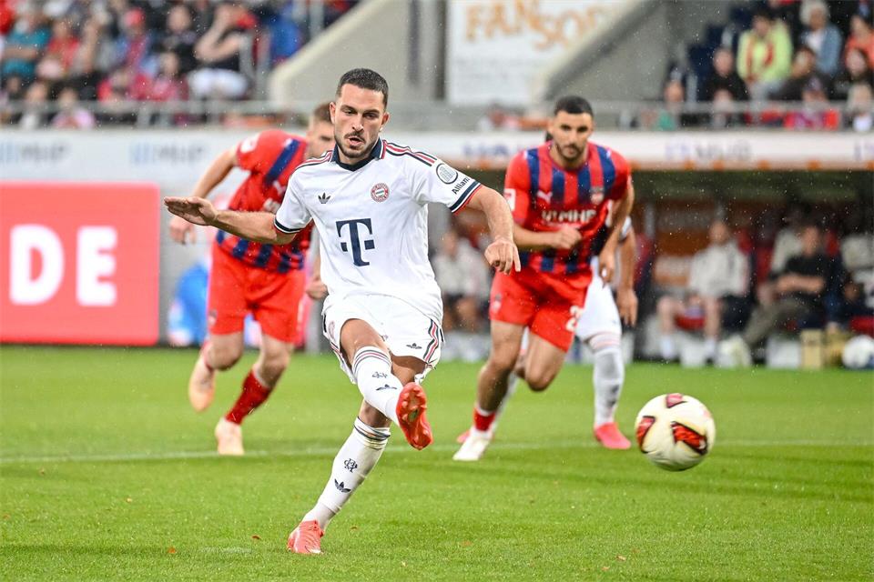 Bayen-Talent Arijon Ibrahimovic wird wieder verliehen. (Archivbild)Harry Langer/DeFodi/dpa/dpa