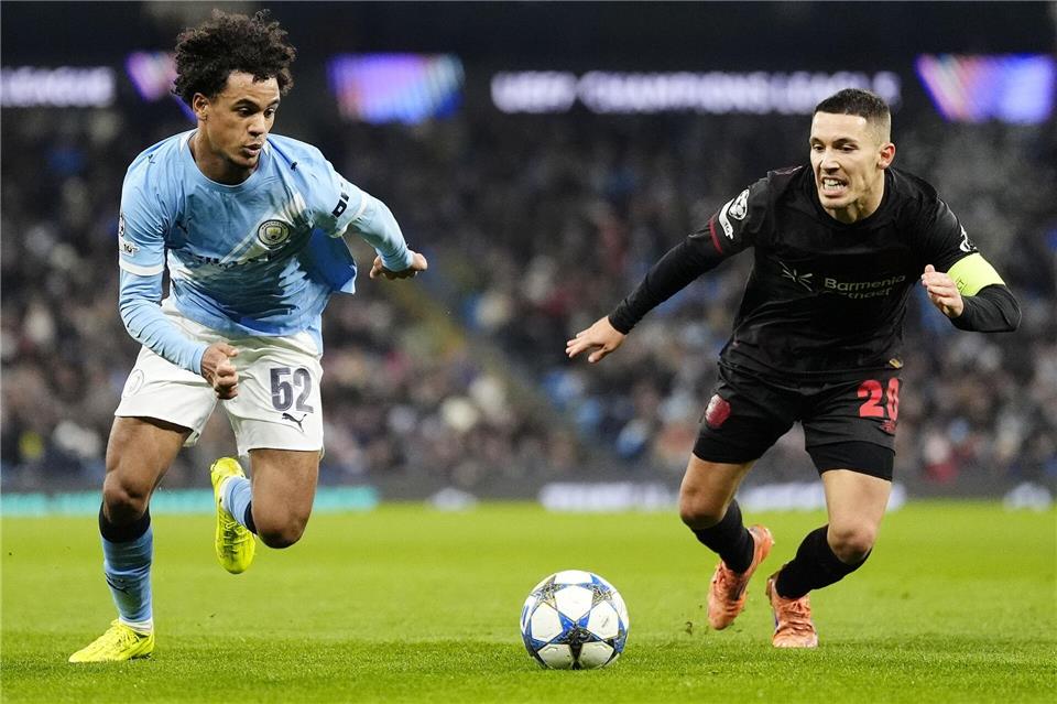 Bayer vermisst Alejandro Grimaldo (r) schmerzlich. (Archivbild)Nick Potts/PA Wire/dpa