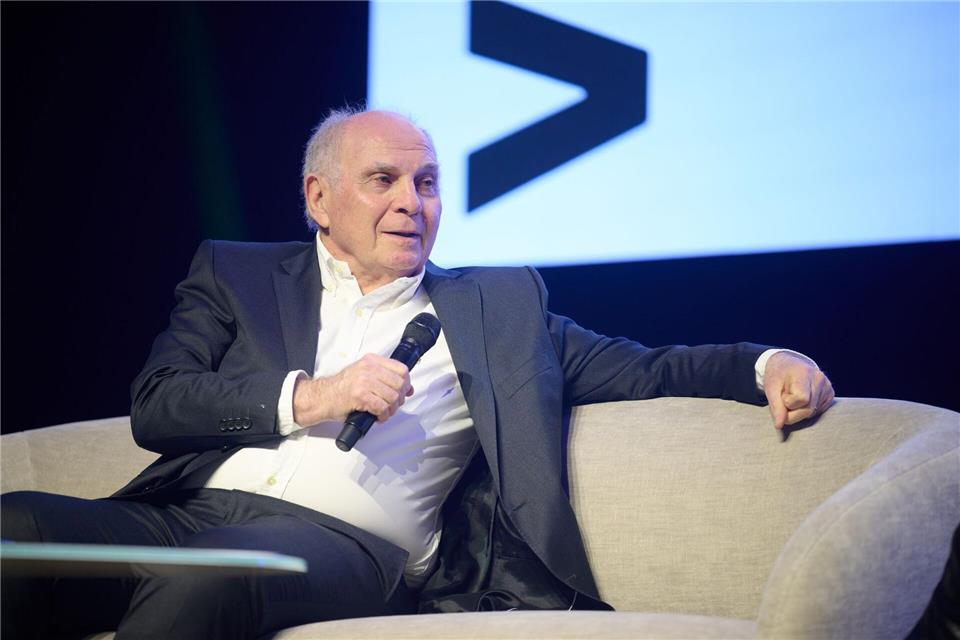 Bayern-Ehrenpräsident Uli Hoeneß passt das Verhalten mancher Berater nicht. (Archivbild)Bernd Thissen/dpa