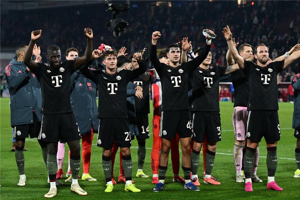 Bayern München bejubelt die erfolgreichste Bundesliga-Hinrunde jemals.Federico Gambarini/dpa