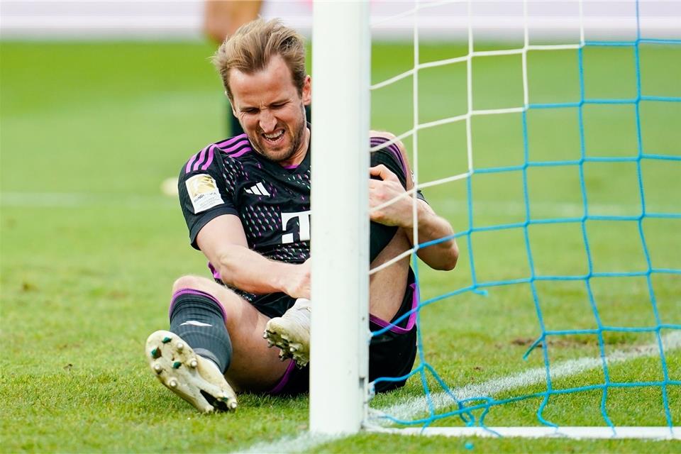 Bayern-Star Harry Kane hat sich am Sprunggelenk verletzt.