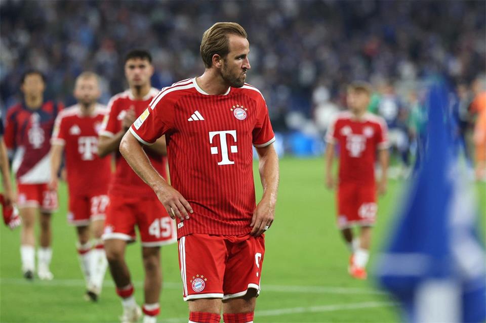 Bayern-Star Harry Kane war nach dem 0:0 auf Schalke bedient.Fabian Strauch/dpa