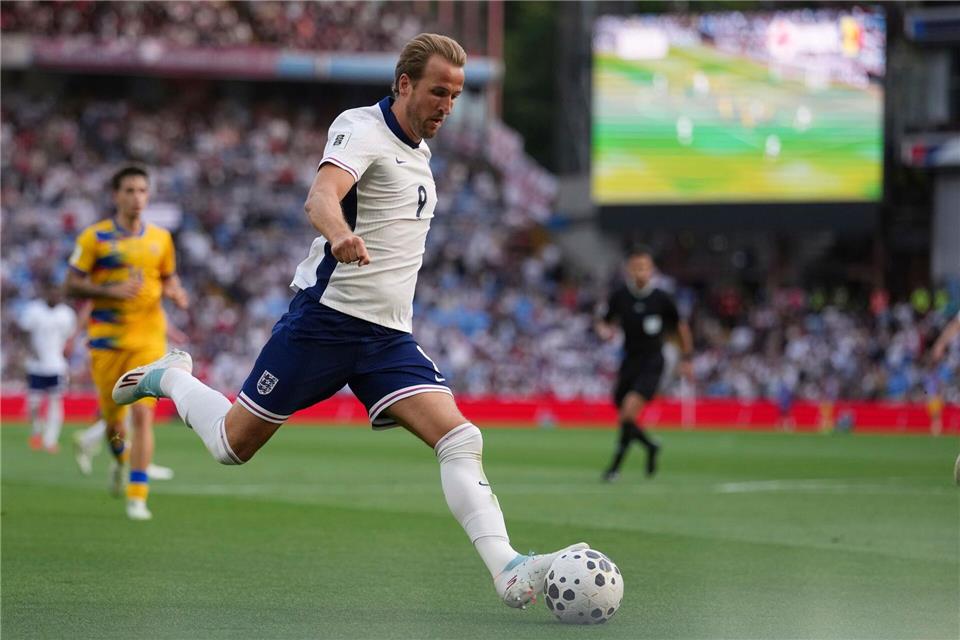 England zittert gegen Andorra: Tuchel-Team dennoch auf Kurs Bayern-Stürmer Harry Kane ist mit England auf WM-Kurs.Dave Shopland/AP/dpa