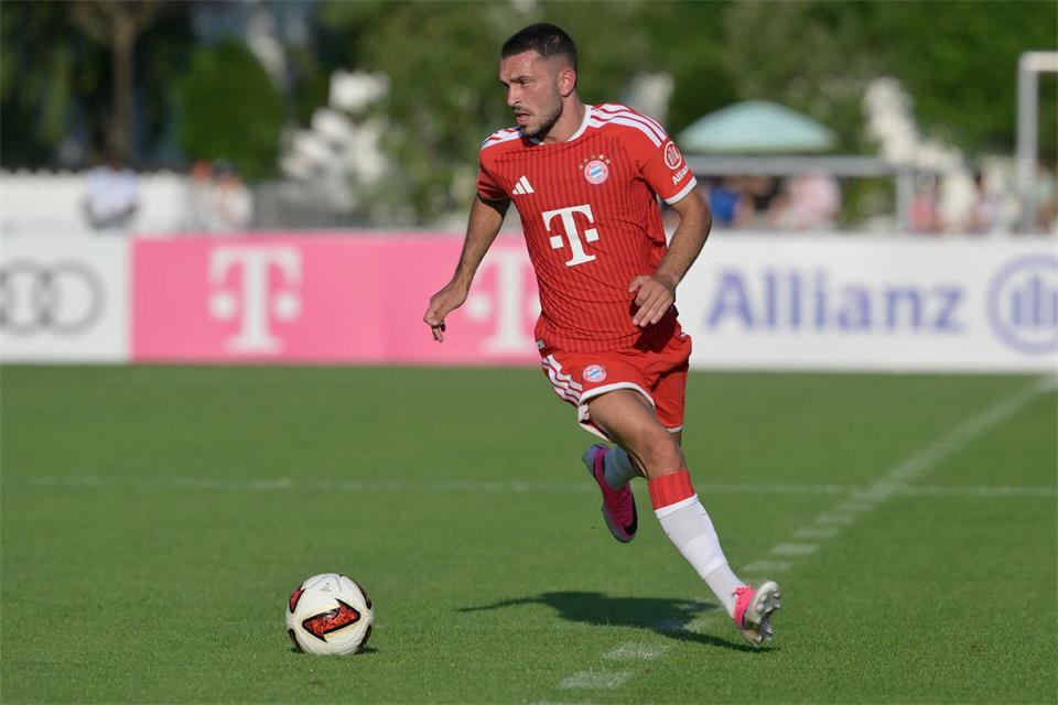 Bayern-Talent Arijon Ibrahimovic wird wieder verliehen. (Archivbild)Peter Kneffel/dpa