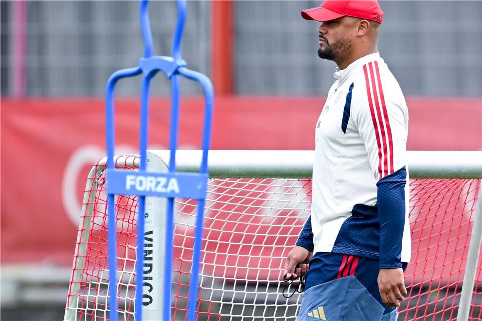 Bayern-Trainer Vincent Kompany beim Abschlusstraining. Sven Hoppe/dpa