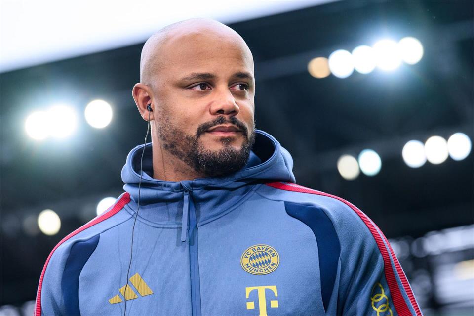 Bayern-Trainer Vincent Kompany wurde nach seinem Zusammenbruch in eine Klinik eingeliefert. (Archivbild)Tom Weller/dpa
