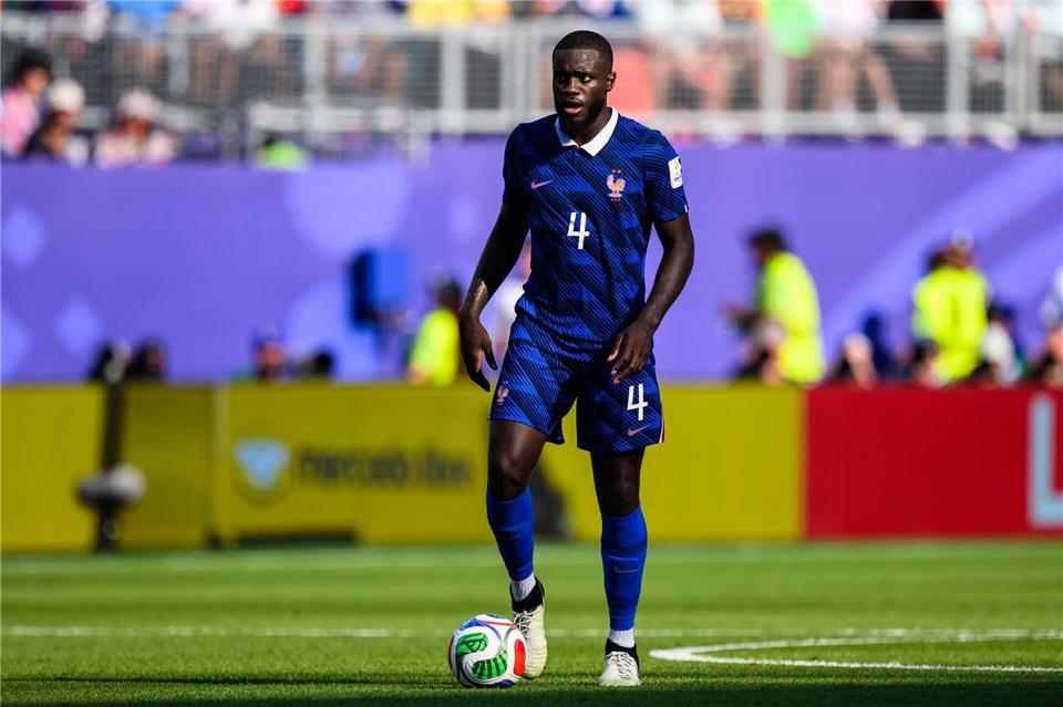 Bayern-Verteidiger Dayot Upamecano äußert sich zur Schiedsrichter-Ansetzung. (Archivbild)Tom Weller/dpa