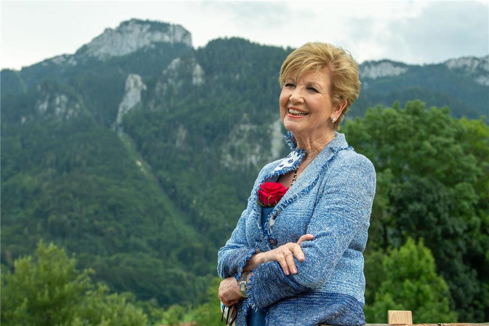 Carolin Reiber und das Glück im Alltag  Bayern ist die Heimat der Münchnerin, die viele Jahrzehnte Volksmusik-Sendungen moderierte. (Archiv) Peter Kneffel/dpa