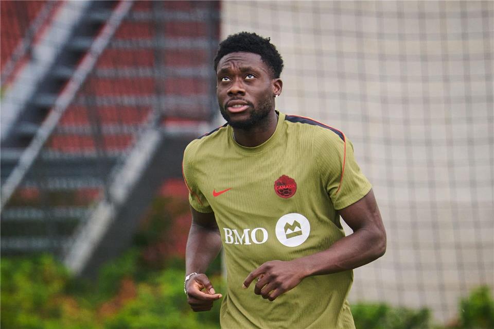 Bayerns Alphonso Davies wird zum WM-Auftakt fehlen.Sammy Kogan/The Canadian Press/AP/dpa