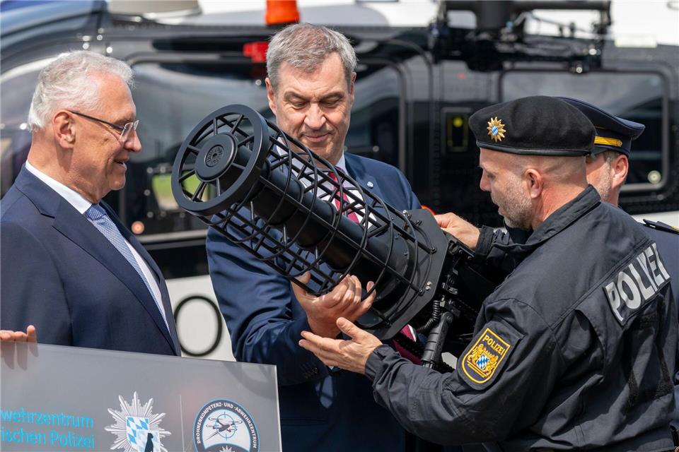 Bayerns Drohnenkompetenz- und -abwehrzentrum soll den Schutz vor Bedrohungen aus der Luft erhöhen. Die jüngsten Vofälle am Leipziger Flughafen zeigen, wie hoch die Bedrohungslage ist. (Archivbild)Peter Kneffel/dpa