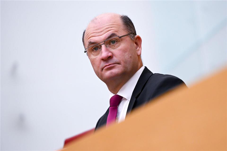 Bayerns Finanzminister Füracker kommentiert den Tarifabschluss der Länder. (Archivbild)Sven Hoppe/dpa