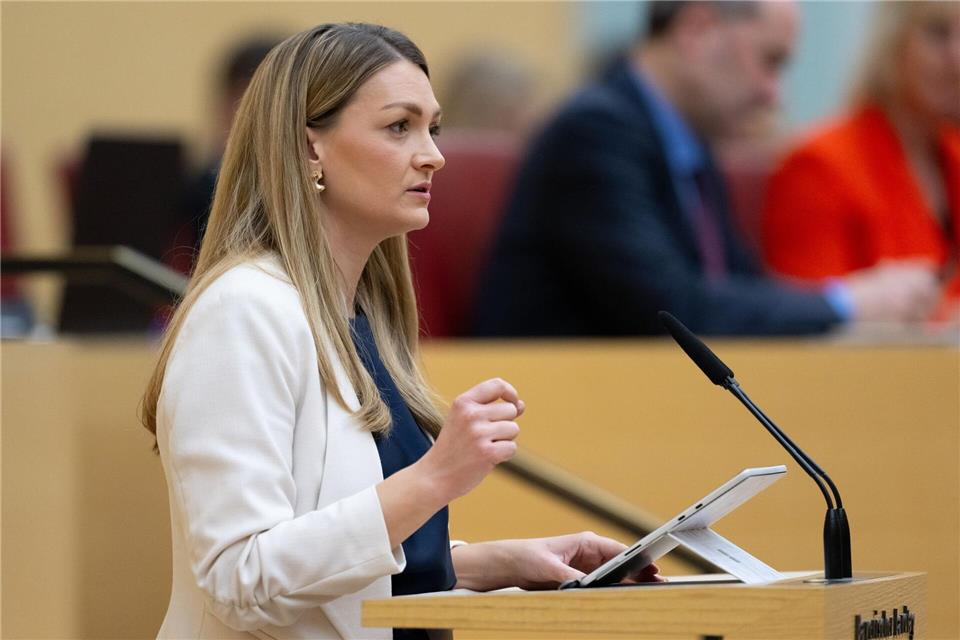 Bayerns Gesundheitsministerin Judith Gerlach (CSU) fordert Änderungen bei der Krankenkassen-Reform. (Archivbild)Sven Hoppe/dpa