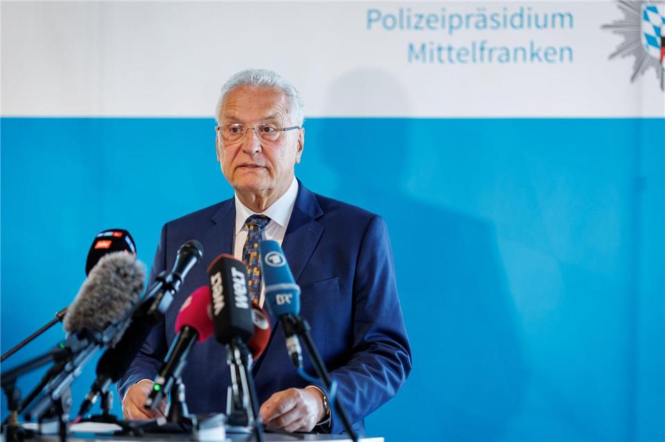 Bayerns Innenminister Joachim Herrmann (CSU) hält nichts von einem SPD-Vorschlag, im Grundgesetz eine Gemeinschaftsaufgabe zur Klimaanpassung festzuschreiben. (Archivbild)Daniel Karmann/dpa