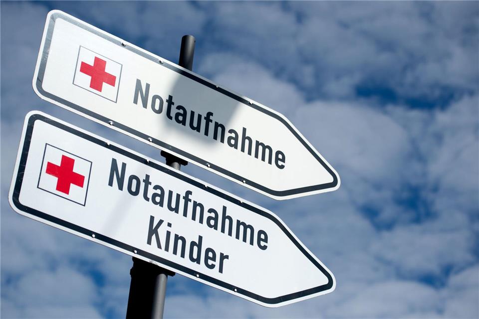 Bayerns Landkreistag schlägt Alarm: Die Arbeit des Gesundheitsministeriums gefährdet nach Ansicht des Verbandes nicht nur die Gesundheitsversorgung - auch politisch könnte das für die regierende CSU schwere Folgen haben. (Symbolbild)Sven Hoppe/dpa