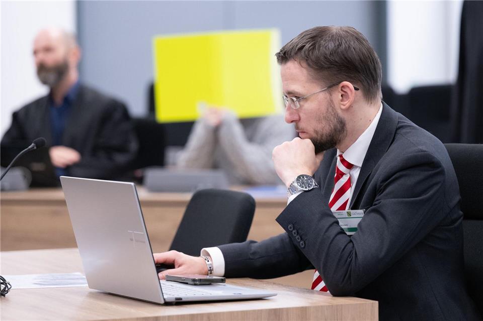 Beate Zschäpe sagte in Begleitung eines Anwalts aus.Sebastian Kahnert/dpa