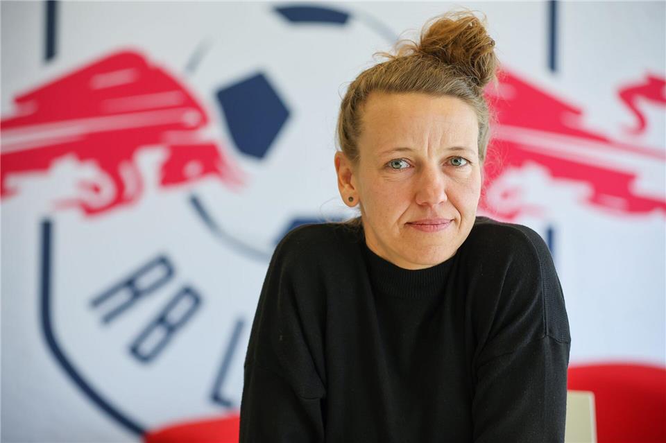 Bedauert die Verletzung von Diana Nemeth: Viola Odebrecht, Leiterin Frauen- und Mädchenfußball von RB Leipzig.Jan Woitas/dpa